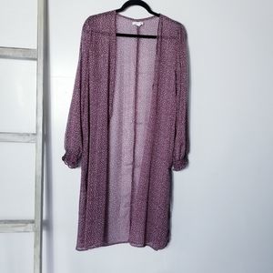 MAURICES LONG LIGHTWEIGHT RUANA WINE PURPLE WITH WHITE DOTS WITH SLITS SIZE MED